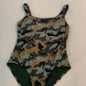 Nike woman’s swim with built in bra & padding